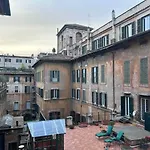 Vicolo Doria Nyaraló Róma